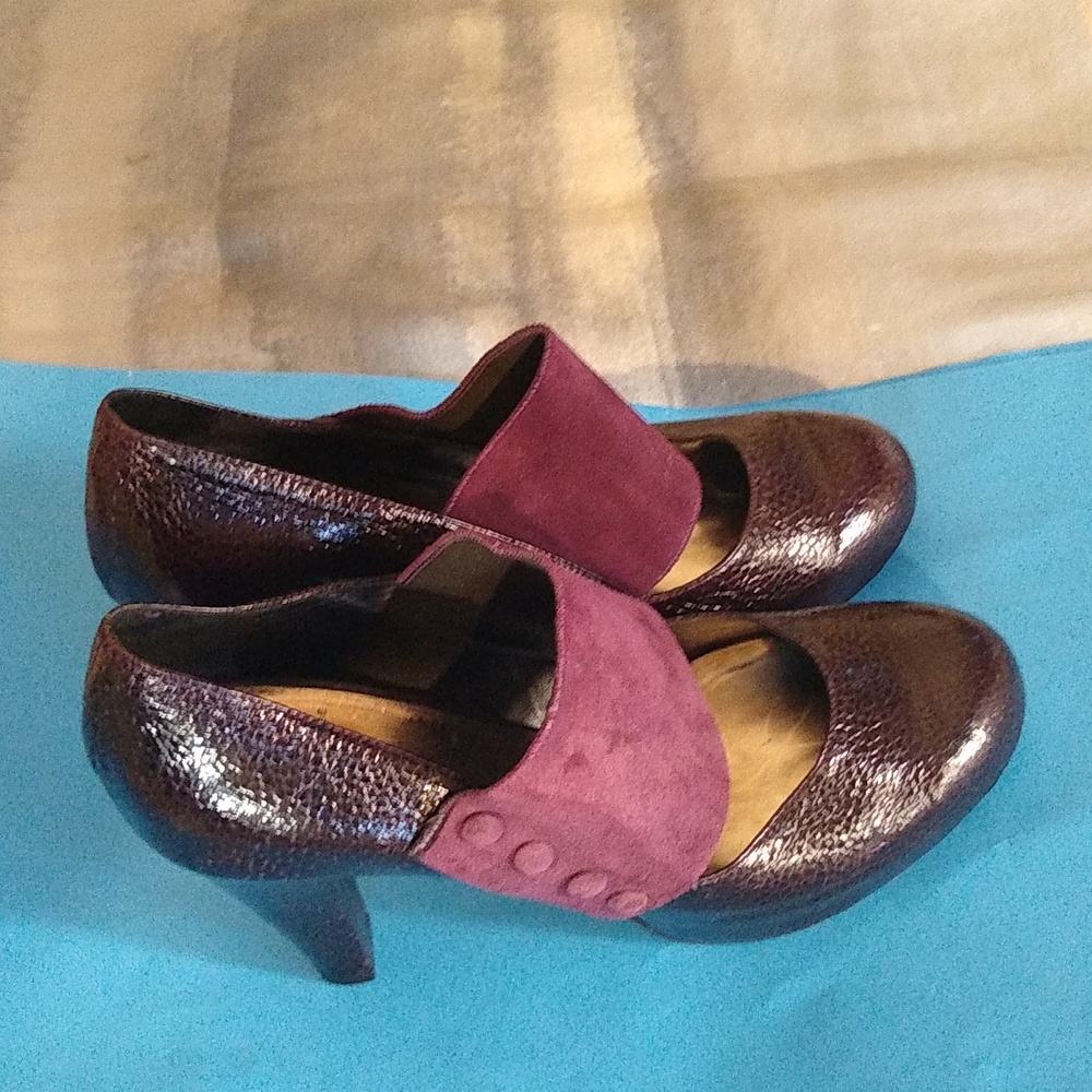 Jeanne Jarvis burgandy heels with suede bar size 8.5